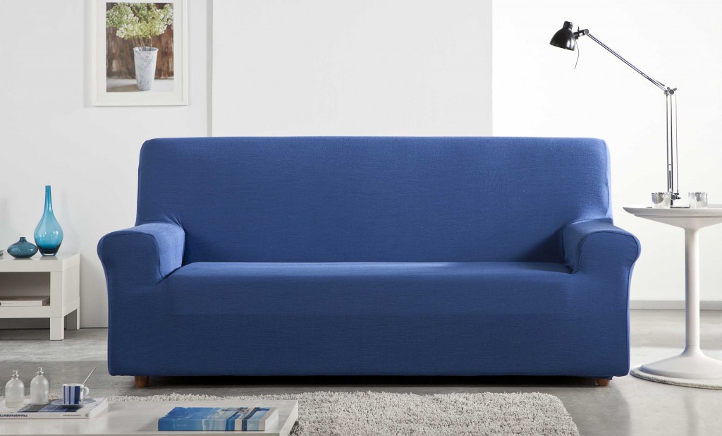 Cómo colocar fundas de sofá ajustables